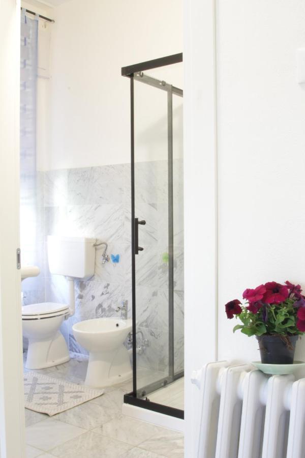Villa Chiara Affitta Camere Carrara Zewnętrze zdjęcie